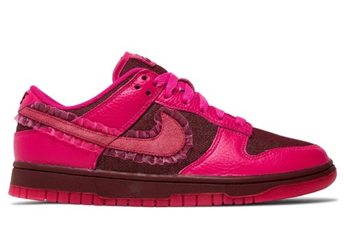 DUNK LOW 'VALENTINE'S DAY'